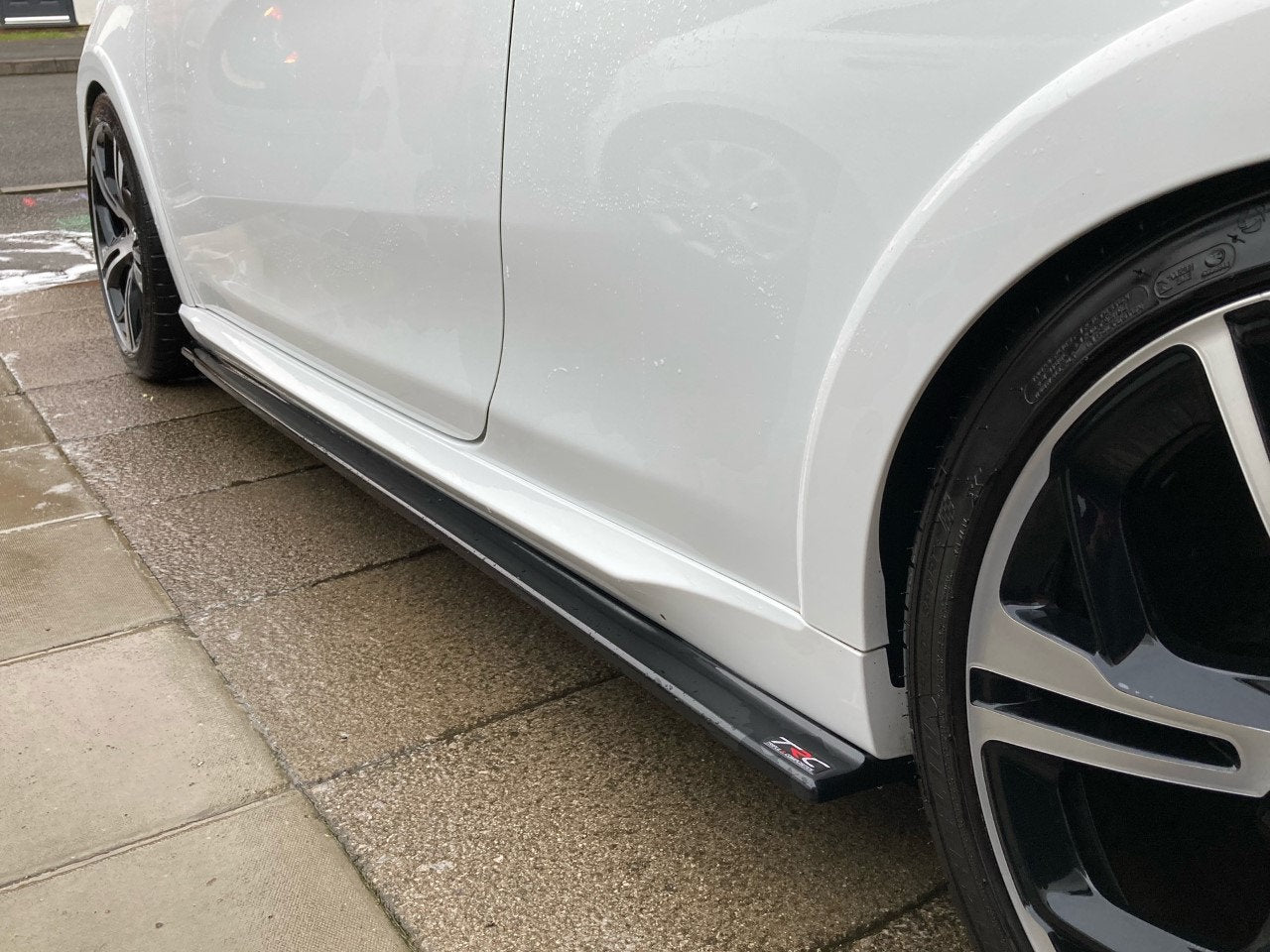 Peugeot 208 GTI - Side Skirt Splitters - TMC Motorsport