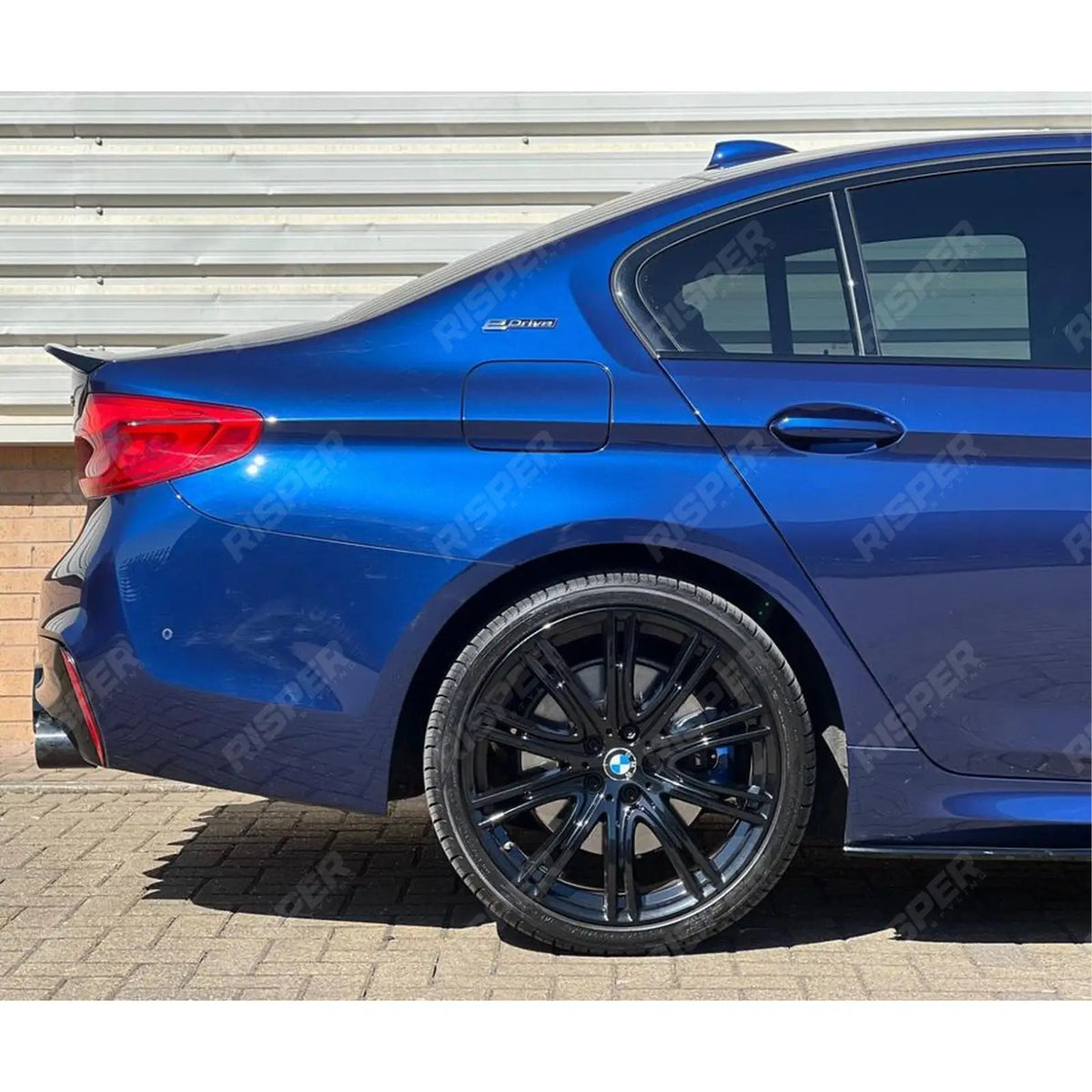 CS Style Rear Spoiler In Gloss Black For BMW 5 Series M5 G30 F90