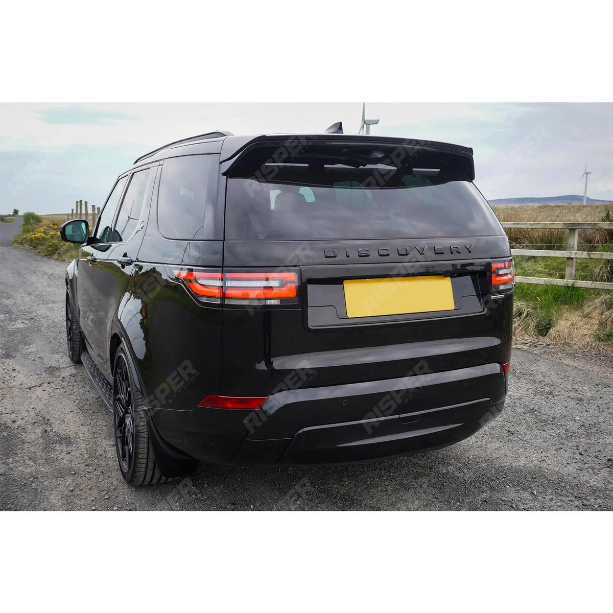Gloss Black For Land Rover Discovery 5 Number Plate Centralisation Kit