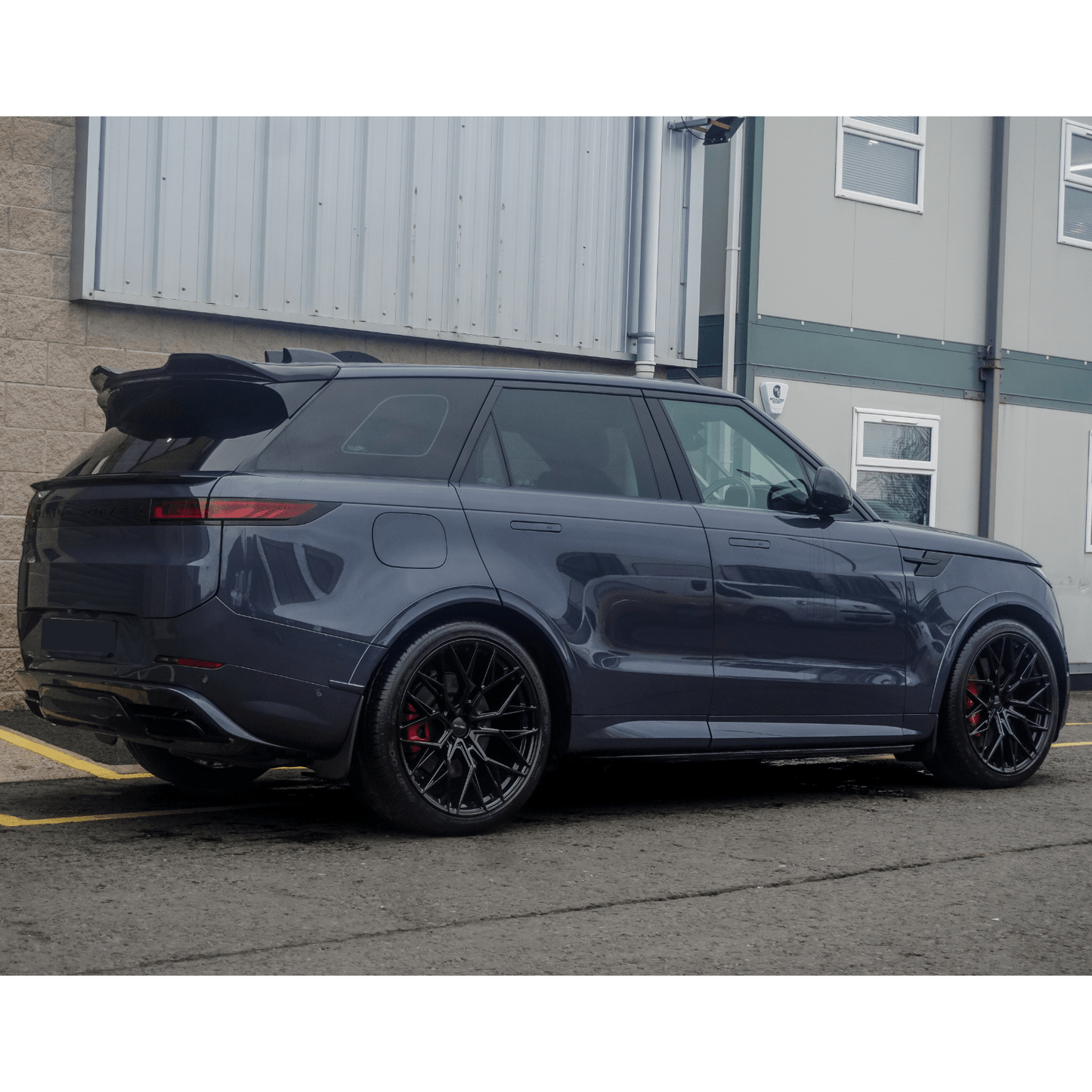 Range Rover Sport 2023 On Mid Spoiler In Gloss Black - TMC Motorsport
