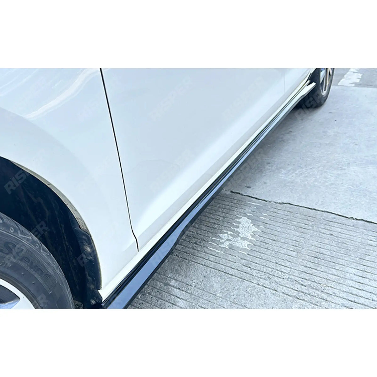 Side Skirts in Gloss Black For Vw Golf 2017-2019 Mk7 Mk7.5 TCR Style
