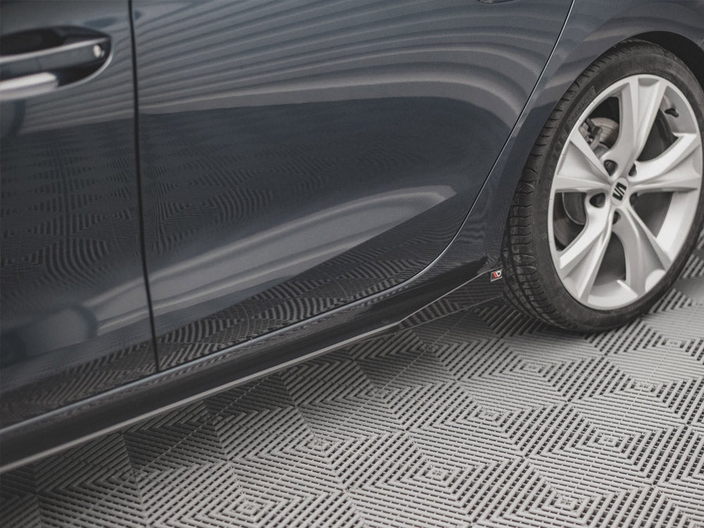 Maxton Design Side Flaps Seat Leon FR Mk4