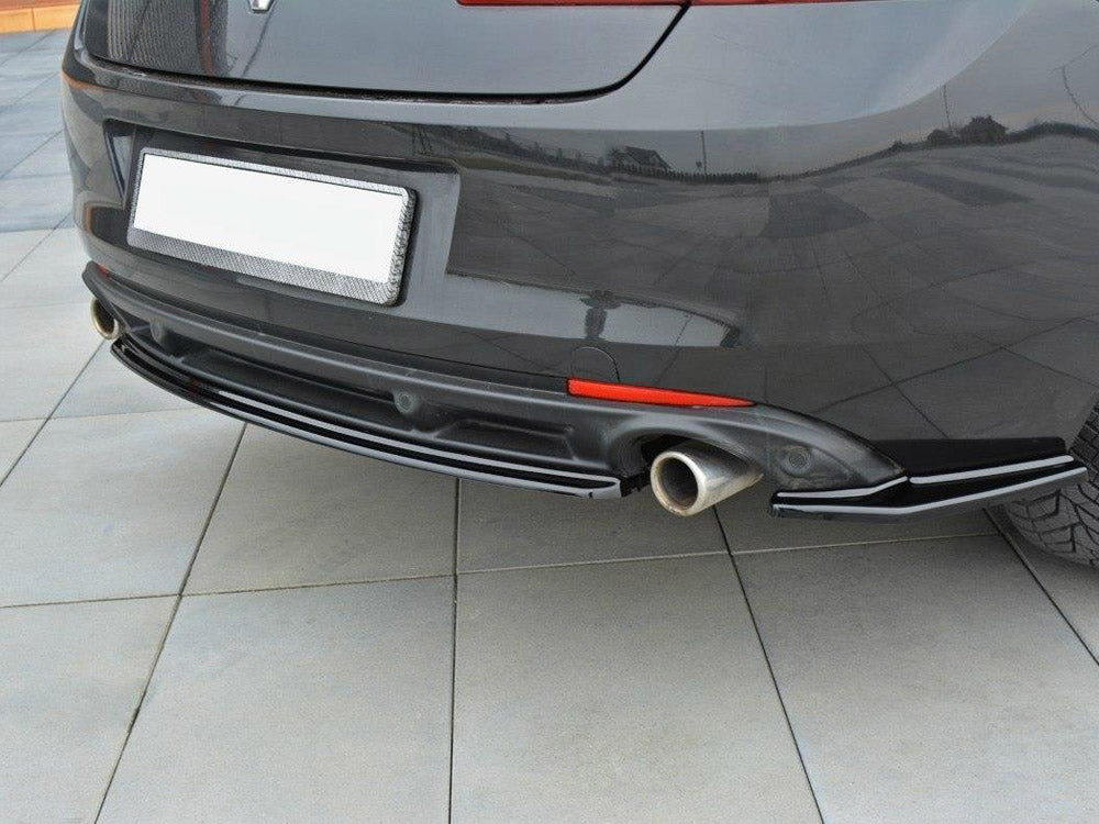 Maxton Design Central Rear Splitter Renault Laguna MK 3 Coupe (2008-2015)