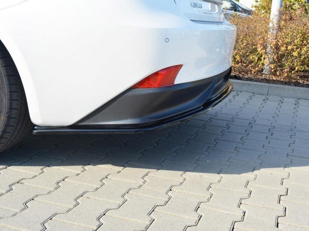 Maxton Design Central Rear Splitter Lexus IS 300H Mk3