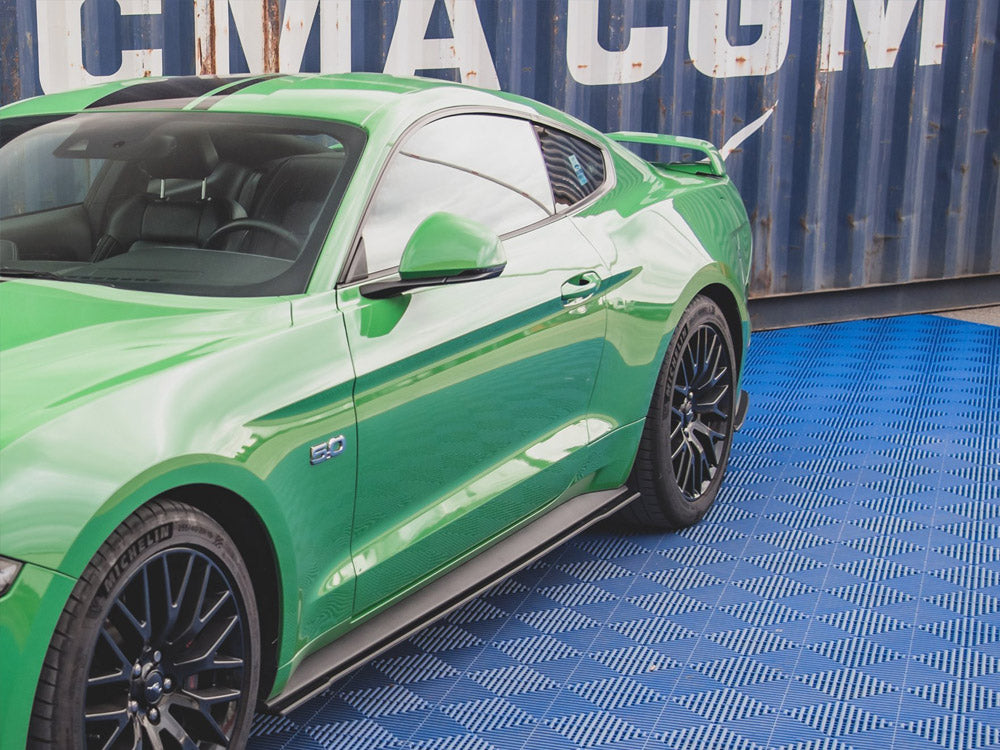 Maxton Design Street PRO Rear Side Splitters V.1 Ford Mustang GT MK6 Facelift - Black-Red