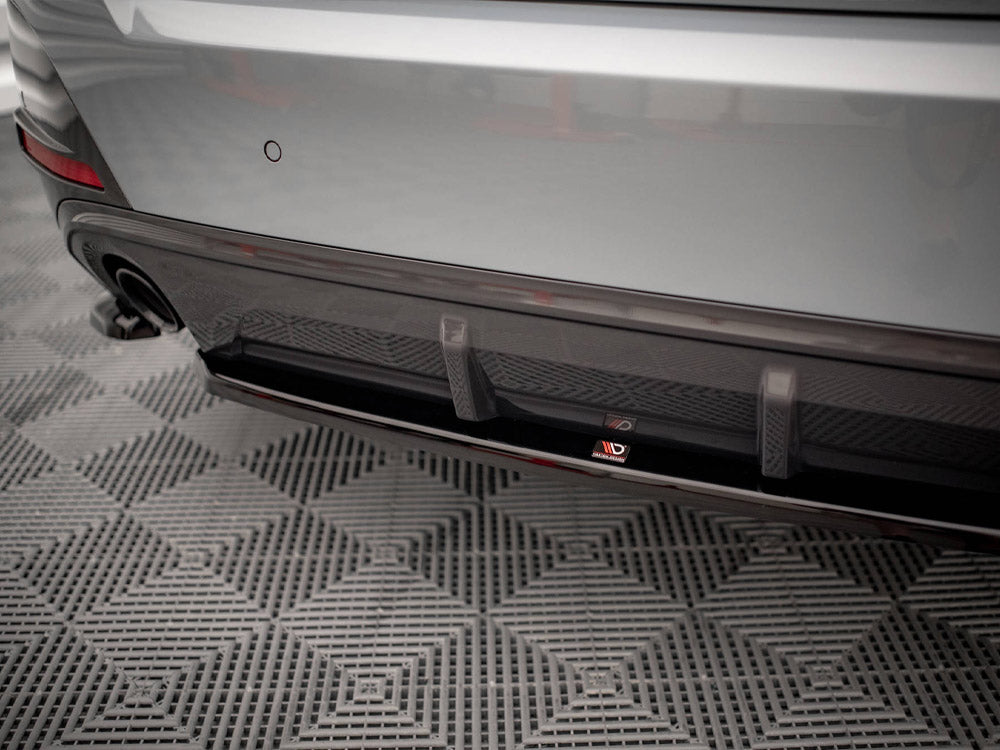 Maxton Design Central Rear Splitter BMW 4 Gran Coupe M-Pack G26