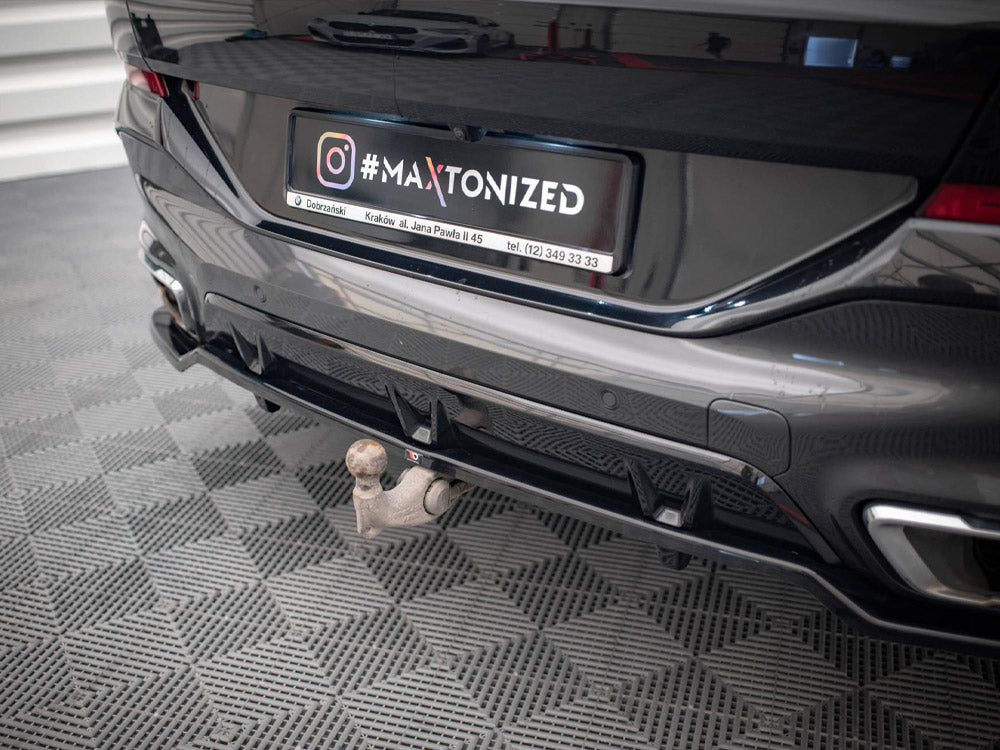 Maxton Design Central Rear Splitter (Vertical Bars) V.3 BMW X6 M-Pack G06