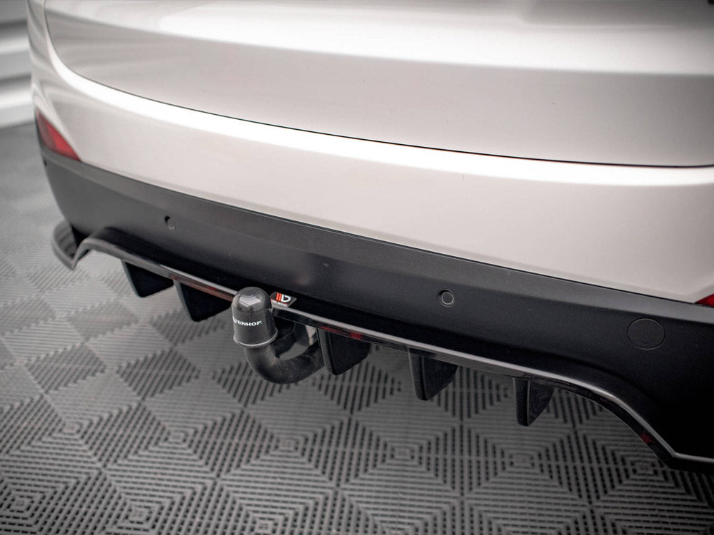 Maxton Design Central Rear Splitter (Vertical Bars) Hyundai IX35 Mk1