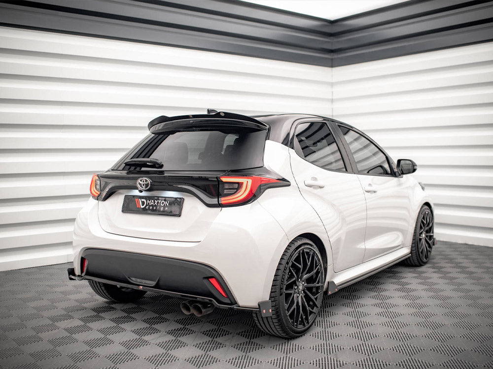 Maxton Design Rear Splitter V.1 + Flaps Toyota Yaris Mk4
