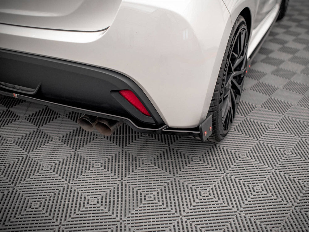 Maxton Design Rear Splitter V.1 + Flaps Toyota Yaris Mk4