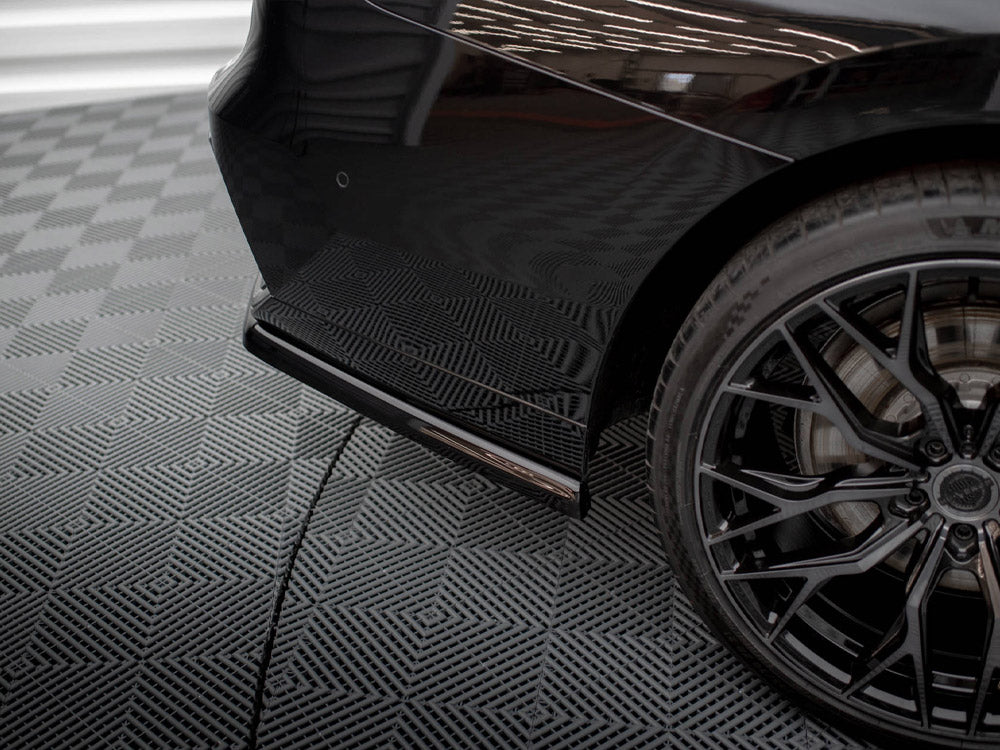 Maxton Design Central Rear Splitter (Vertical Bars) BMW 7 M-Pack G70