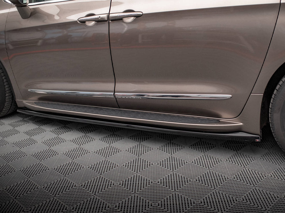 Maxton Design Side Skirts Diffusers V.1 Chrysler Pacifica Mk2