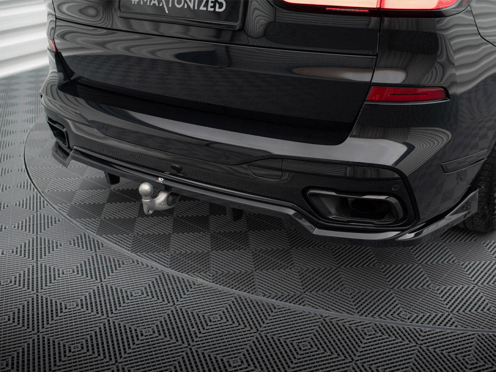 Maxton Design Central Rear Splitter (Vertical Bars) BMW X7 M-Pack G07 Facelift