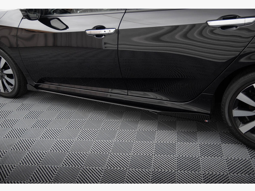 Maxton Design Street PRO Side Skirts Diffusers + Flaps Honda Civic Mk10