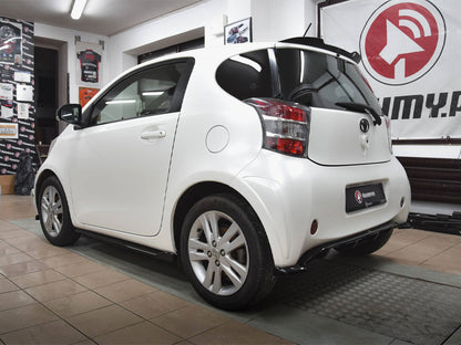 Maxton Design Central Rear Splitter (Vertical Bars) Toyota IQ