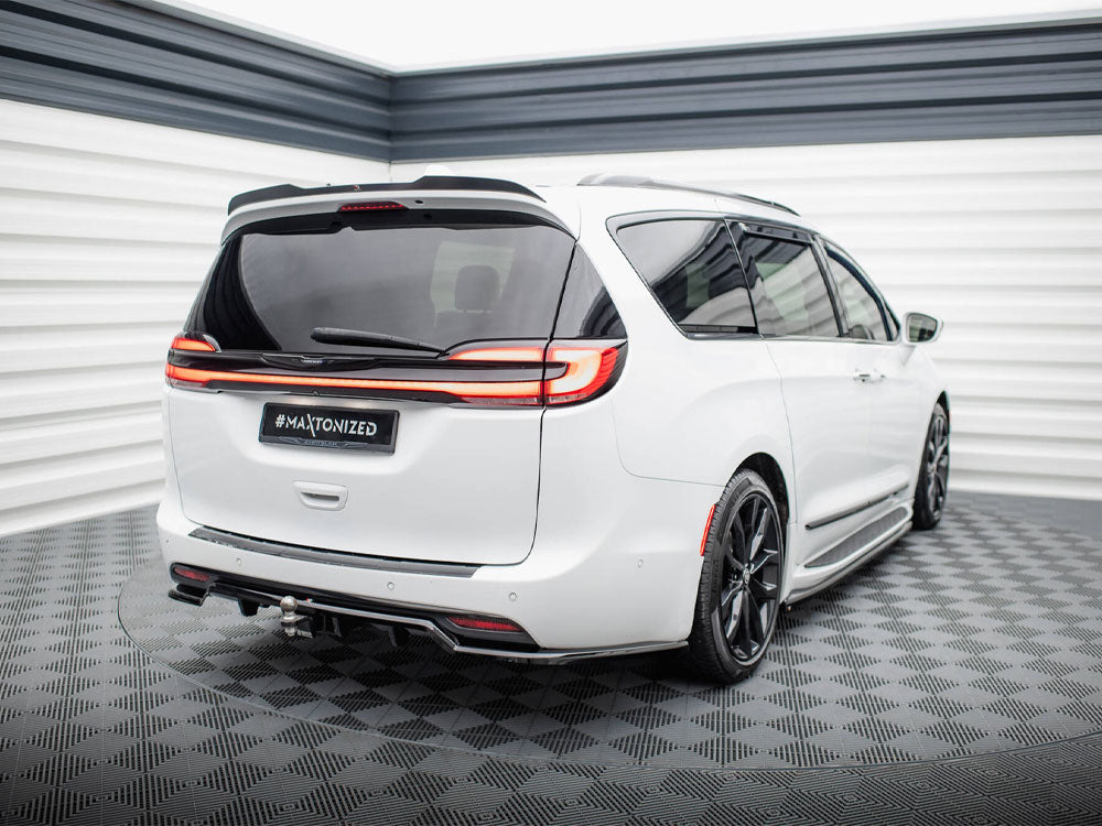 Maxton Design Central Rear Splitter (Vertical Bars) Chrysler Pacifica Mk2 Facelift