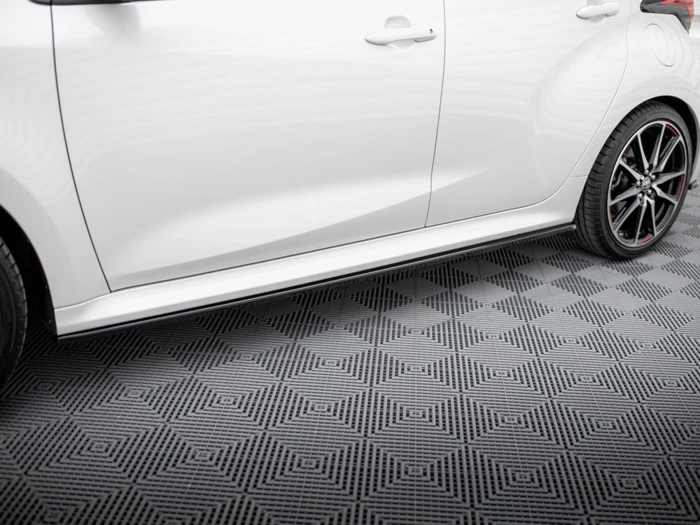Maxton Design Side Skirts Diffusers V.2 Toyota Yaris Mk4