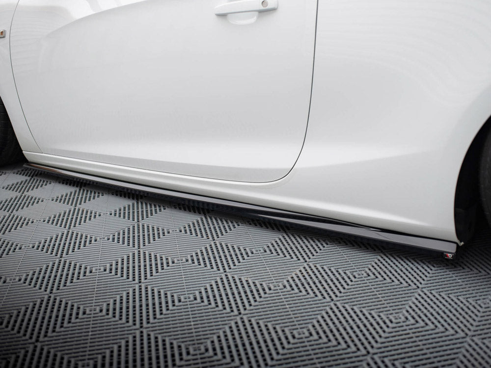 Maxton Design Side Skirts Diffusers Opel Cascada