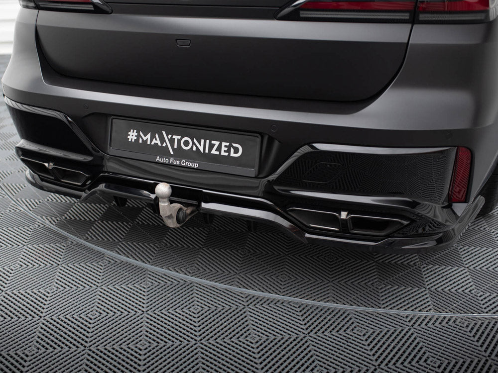 Maxton Design Central Rear Splitter (Vertical Bars) BMW M760e G70