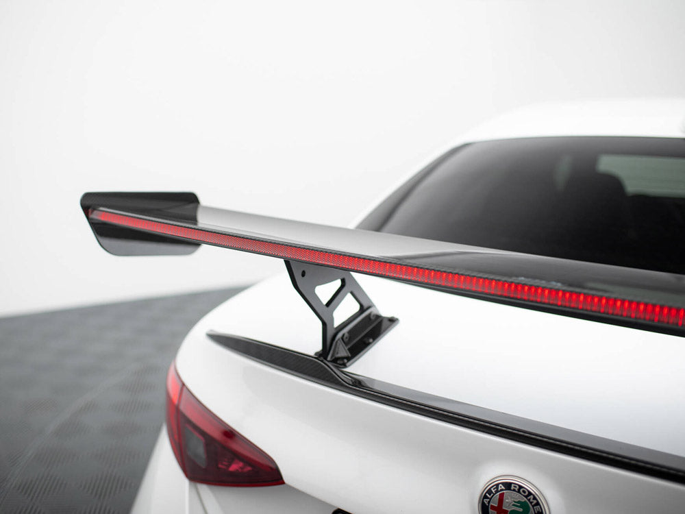 Maxton Design Carbon Spoiler + LED Alfa Romeo Giulia Quadrifoglio