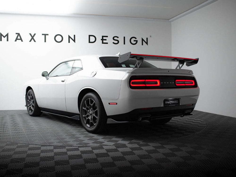 Maxton Design Carbon Spoiler + LED Dodge Challenger Mk3