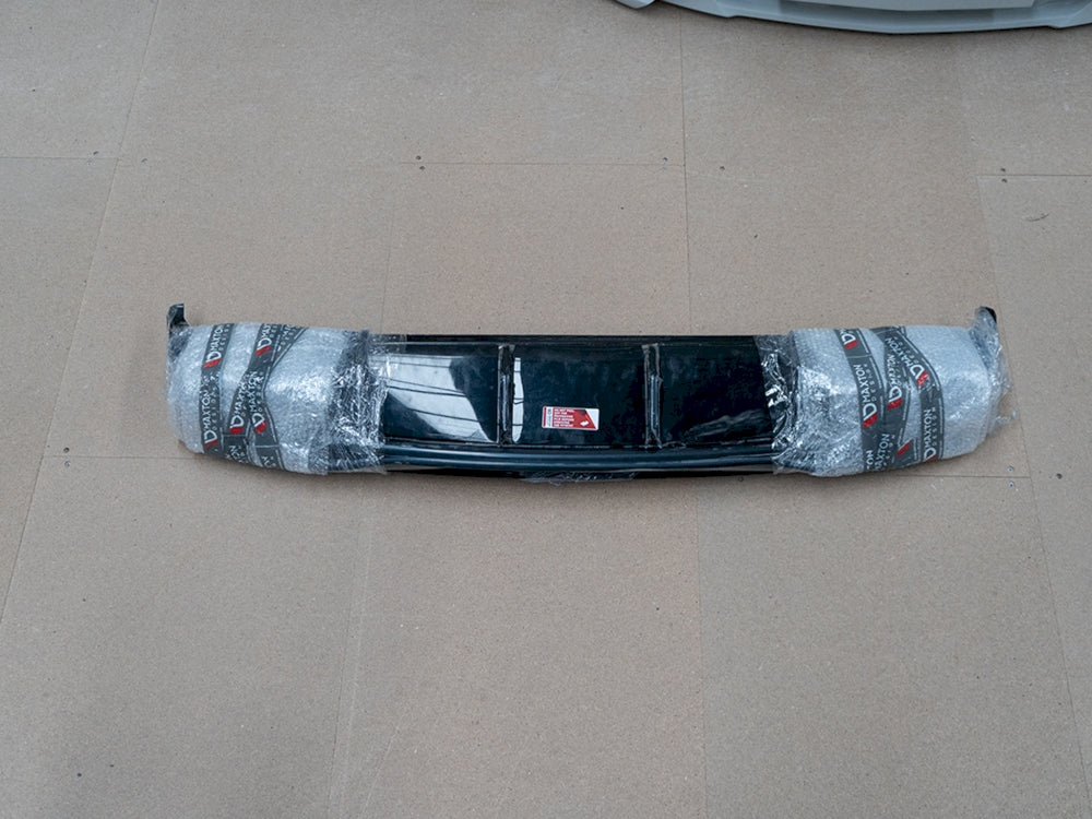 Maxton Design Reduced - Rear Valance + Black Exhaust Ends Imitation Audi S6 / A6 S-Line C8