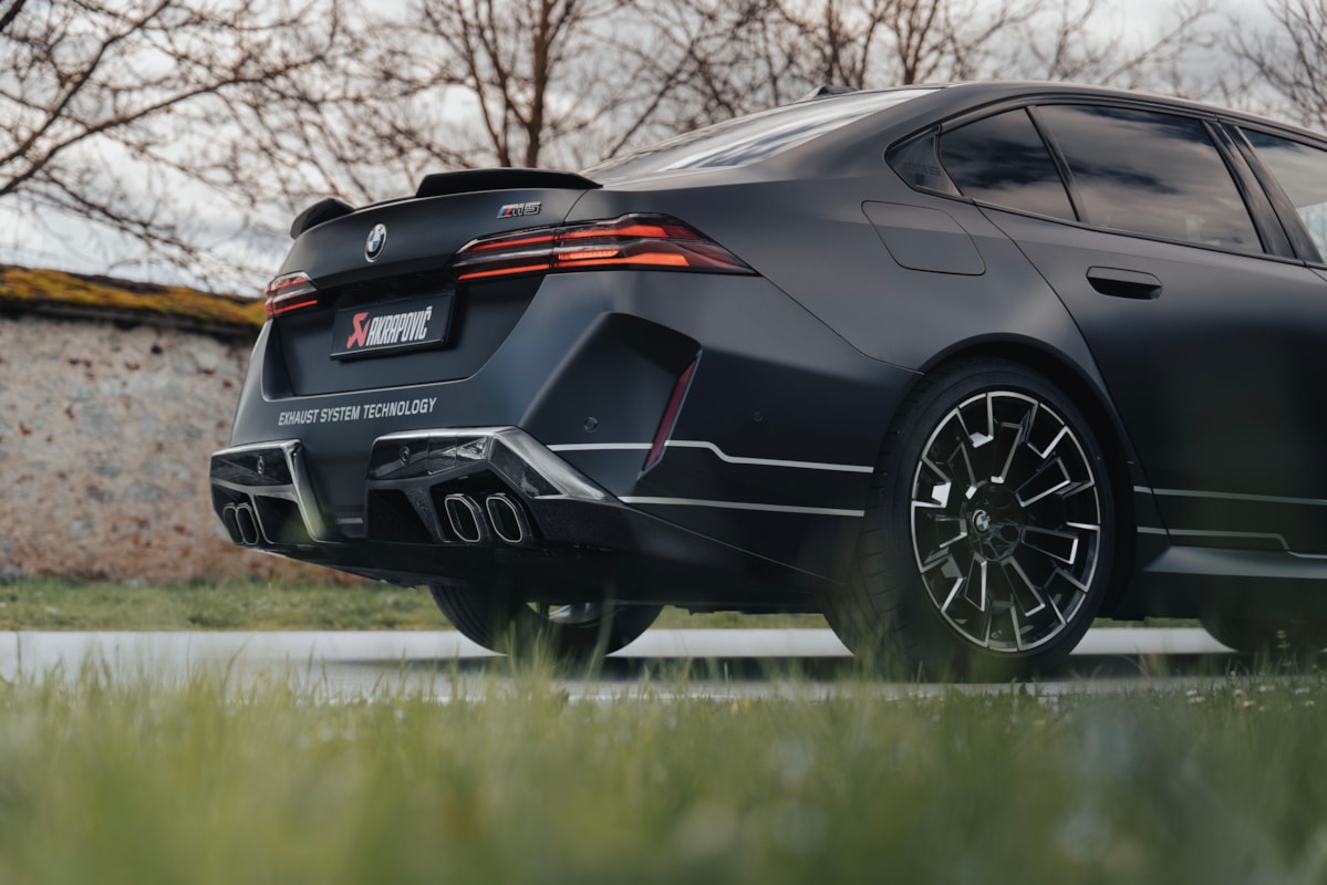 BMW M5 (G90 / G99) | Akrapovic | Tail Pipe Set (Carbon) Hexagonal - TMC Motorsport