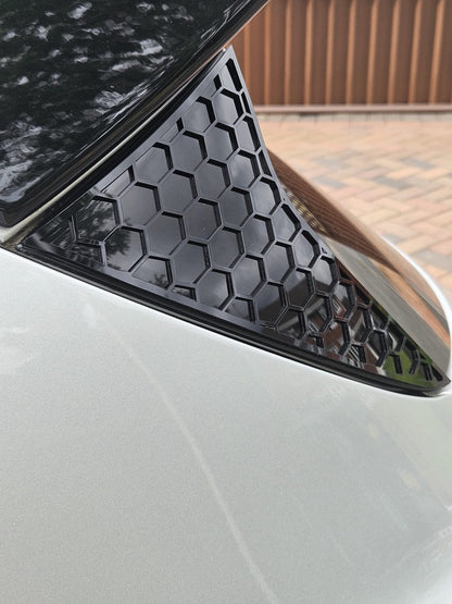 Ford Focus MK4 & MK4.5 (All Models) Rear Window Side Cover (Hex Design) - Estate Only