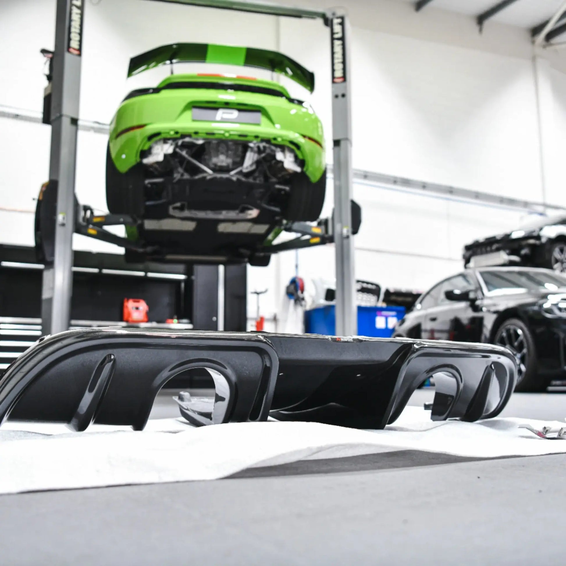 Porsche 718 Cayman GT4 RS / Spyder RS | Akrapovic | Rear Carbon Diffuser (High Gloss) - TMC Motorsport