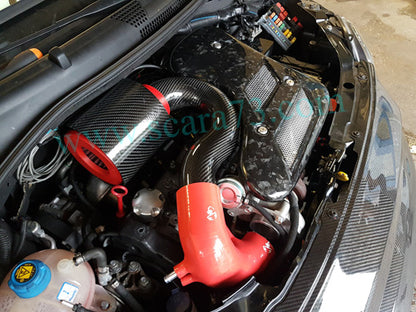 Abarth 500 / 595 / 695 Custom-Ansaugkit und Motorabdeckung aus Kohlefaser