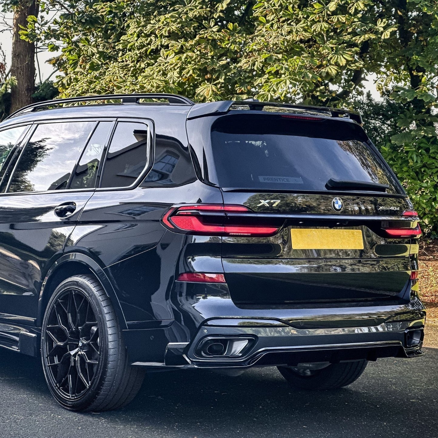 BMW X7 G07 LCI 2023+ Rear Roof Spoiler In Gloss Black