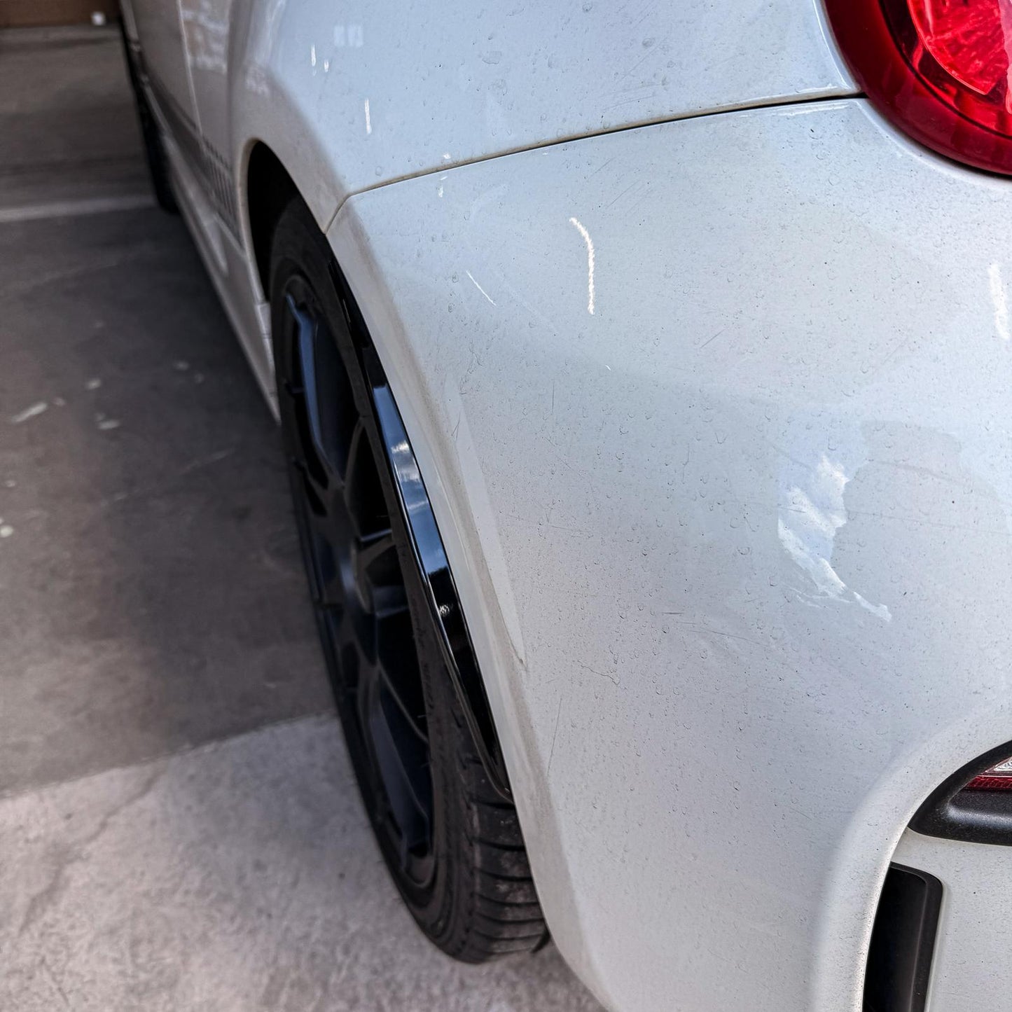 Abarth 500 / 595 / 695 Gloss Black Rear Wheel Arch Splashguard Covers