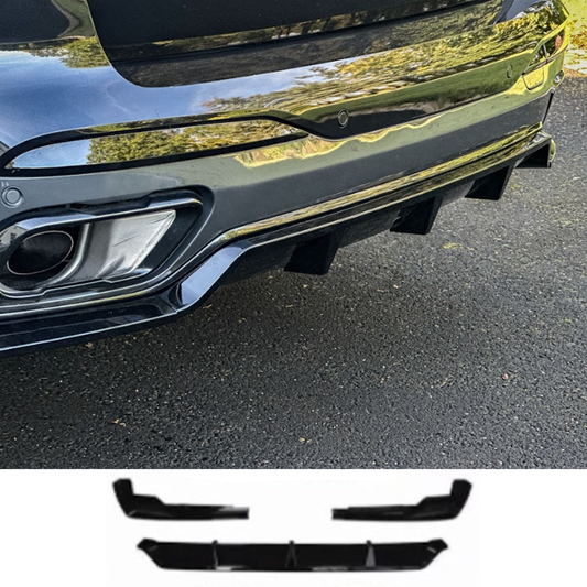 BMW X7 G07 LCI 2023+ Rear Diffuser In Gloss Black