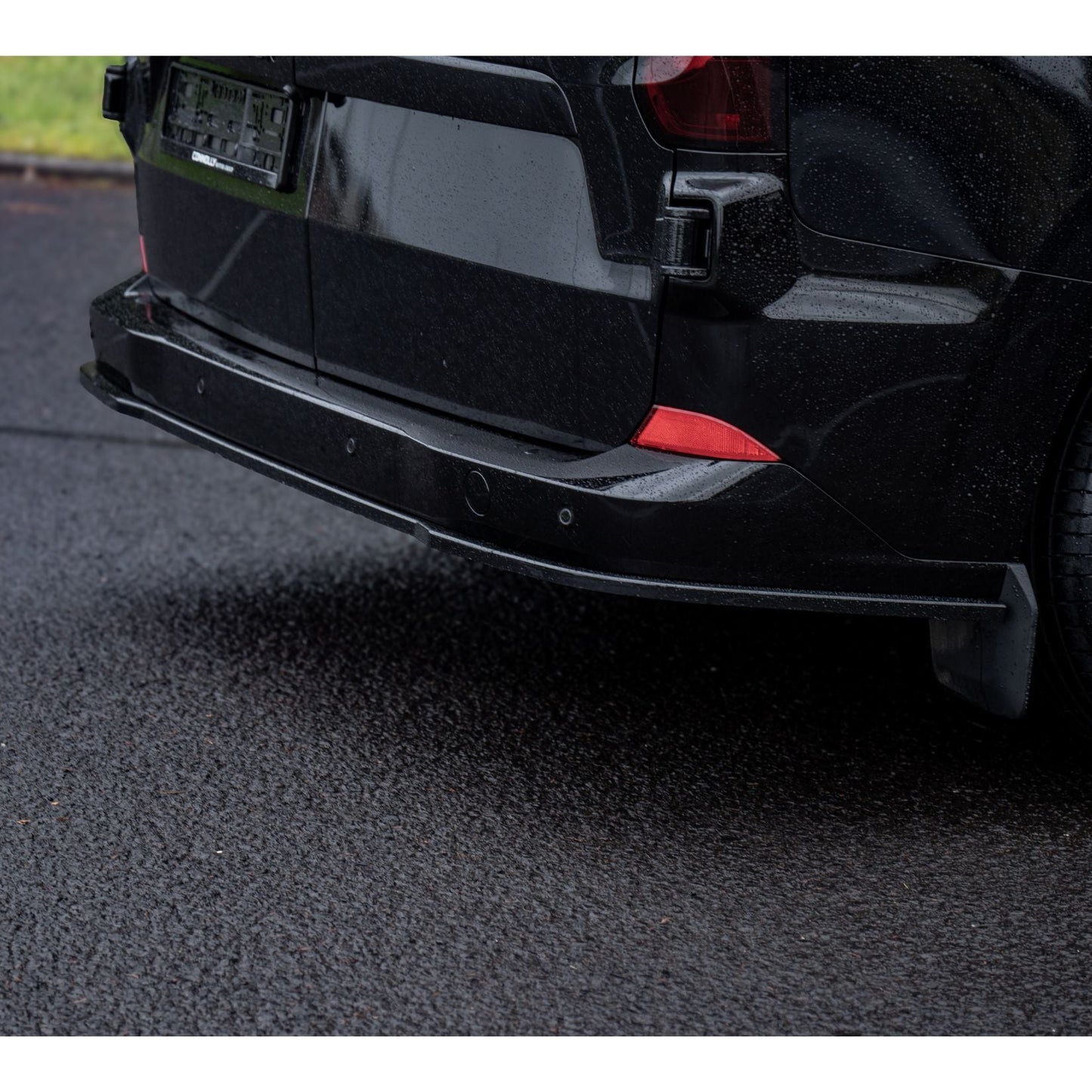 Volkswagen Transporter T7 2025+ Rear Bumper Splitter In Gloss Black