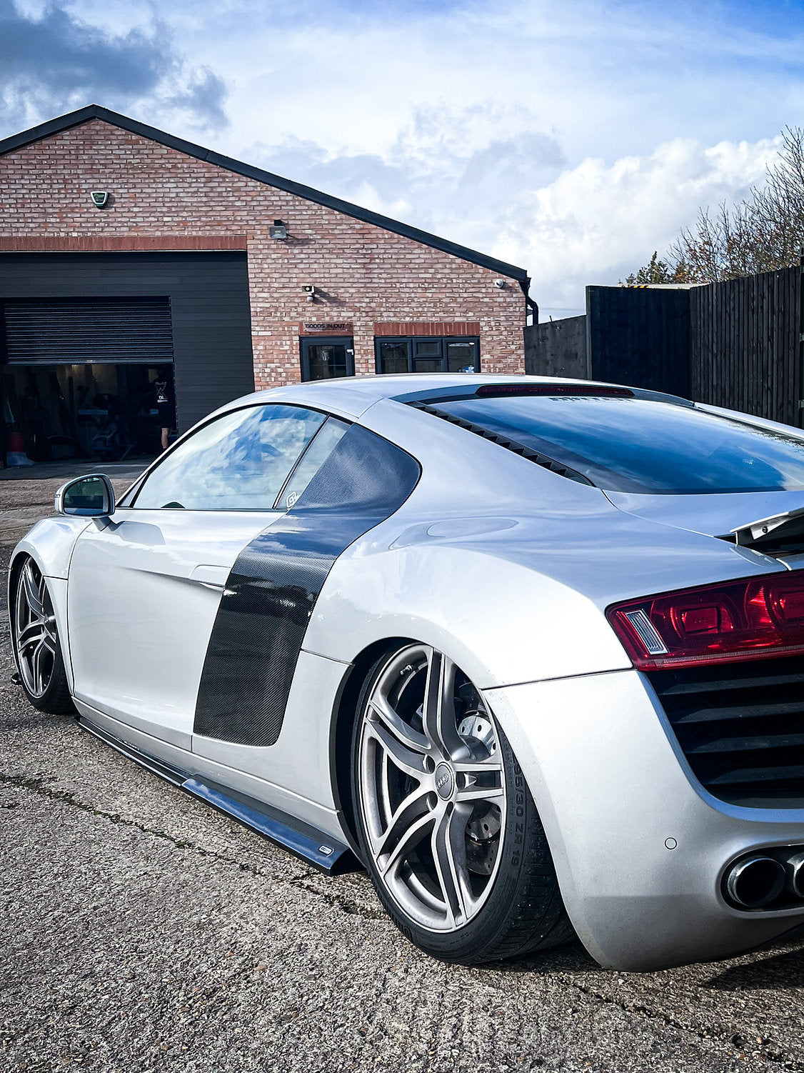 Audi R8 Gen 1 Pre Facelift - Side Skirt Splitters - TMC Motorsport