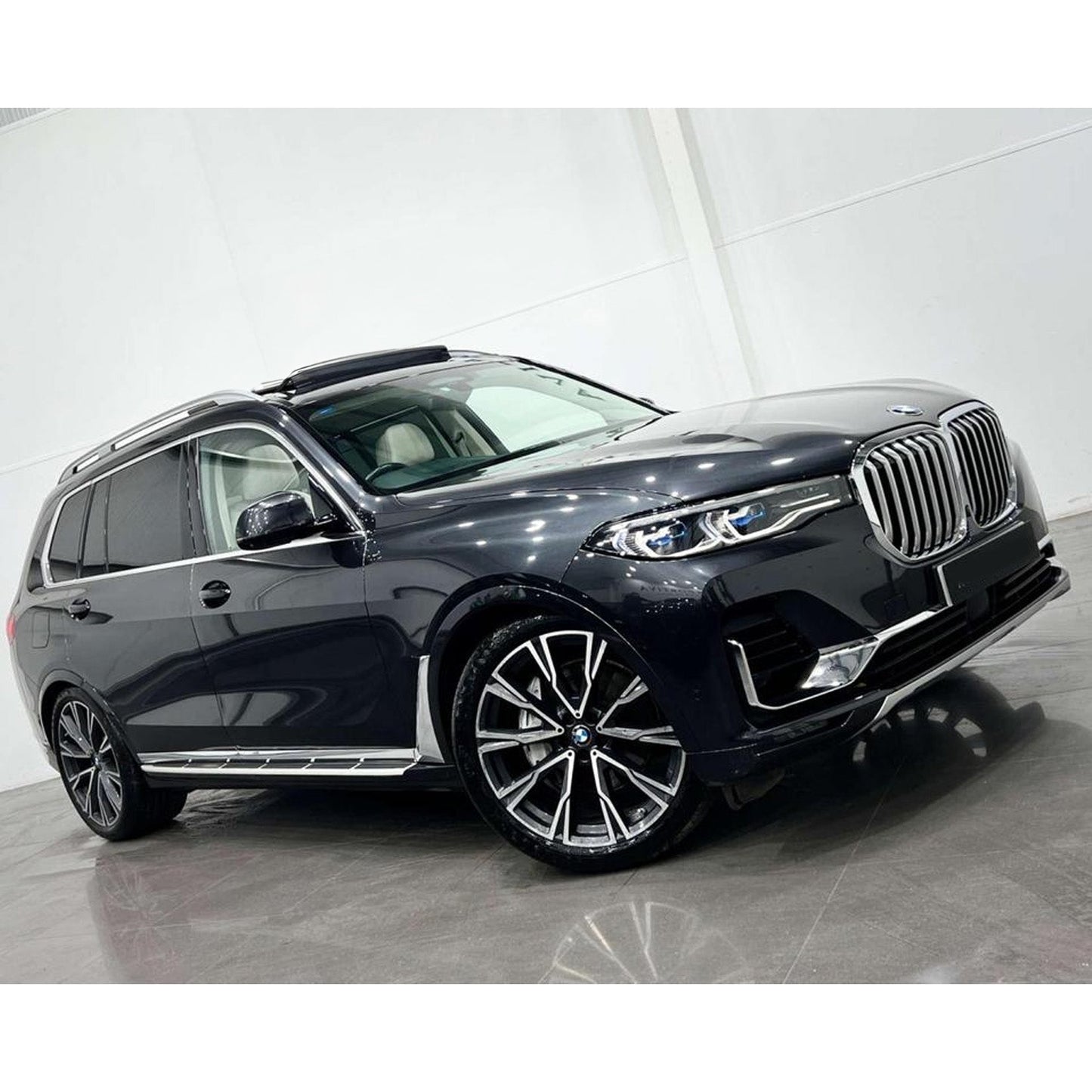 BMW X7 G07 2018 on Side Steps - Silver & Black - TMC Motorsport