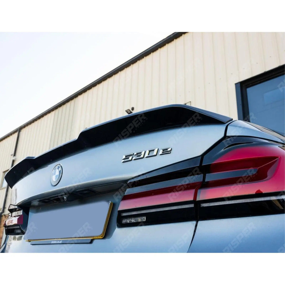 CS Style Rear Spoiler In Gloss Black For BMW 5 Series M5 G30 F90