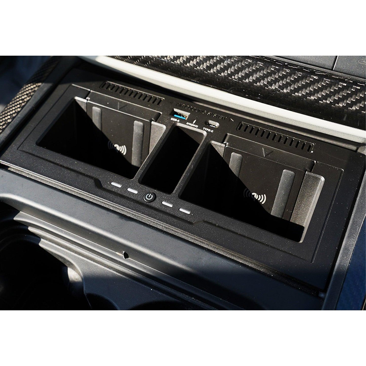 Land Rover Defender L663 90 / 110 / 130 2020 Onward Wireless Charging Box - TMC Motorsport