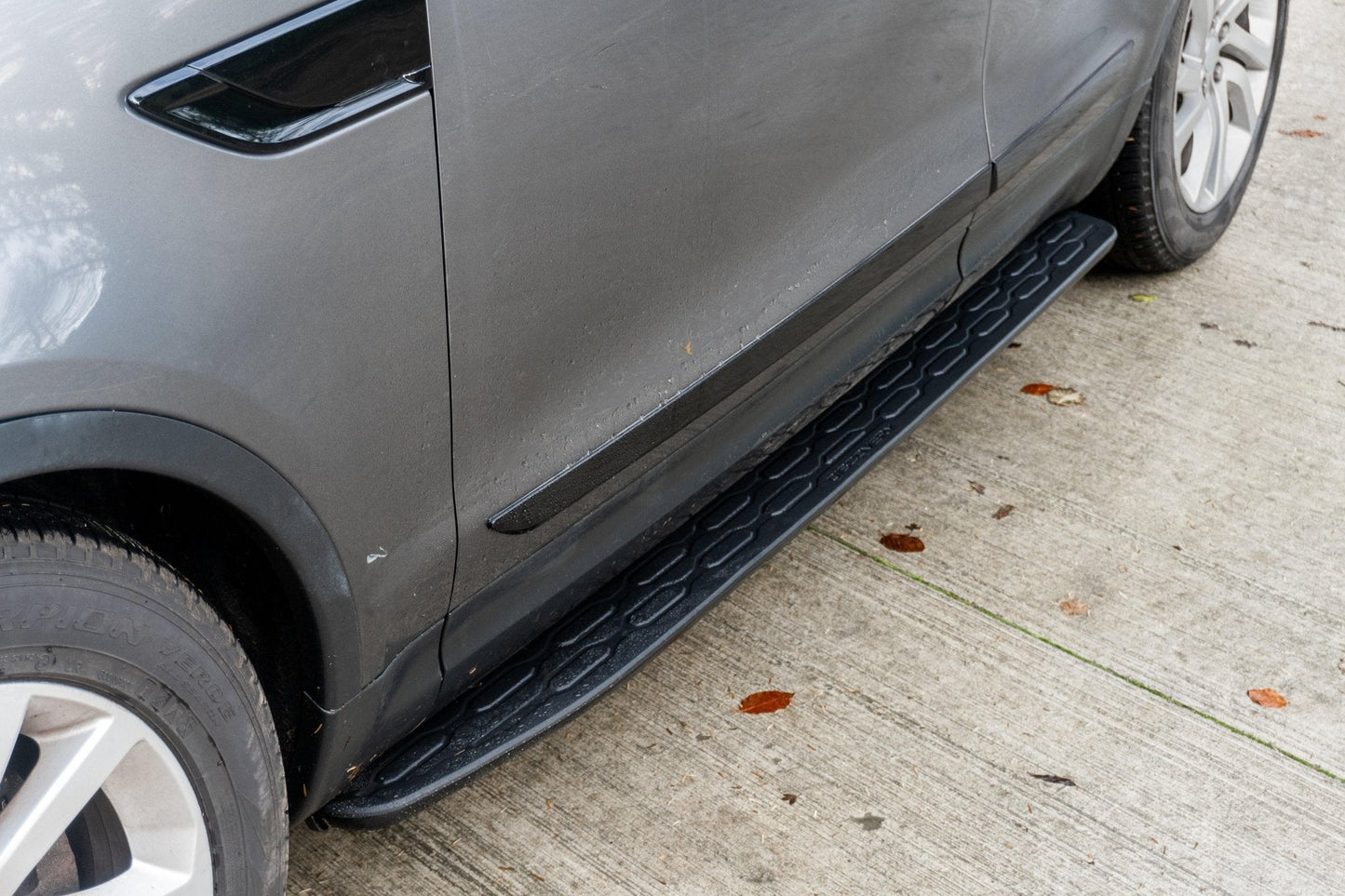 Land Rover Discovery 5 2017-2019 Black Dynamic Door Mouldings Side Trim - TMC Motorsport