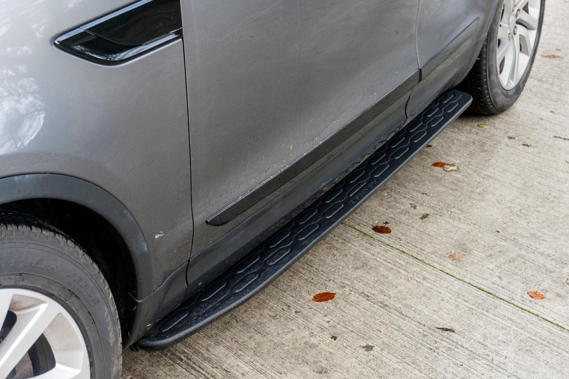 Land Rover Discovery 5 2017-2019 Black Dynamic Door Mouldings Side Trim - TMC Motorsport