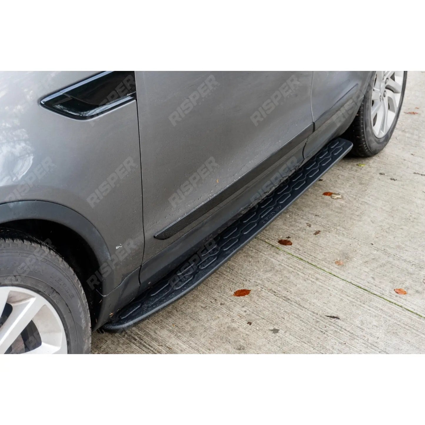 Land Rover Discovery 5 2017-2019 – Black Dynamic Door Mouldings Side Trim