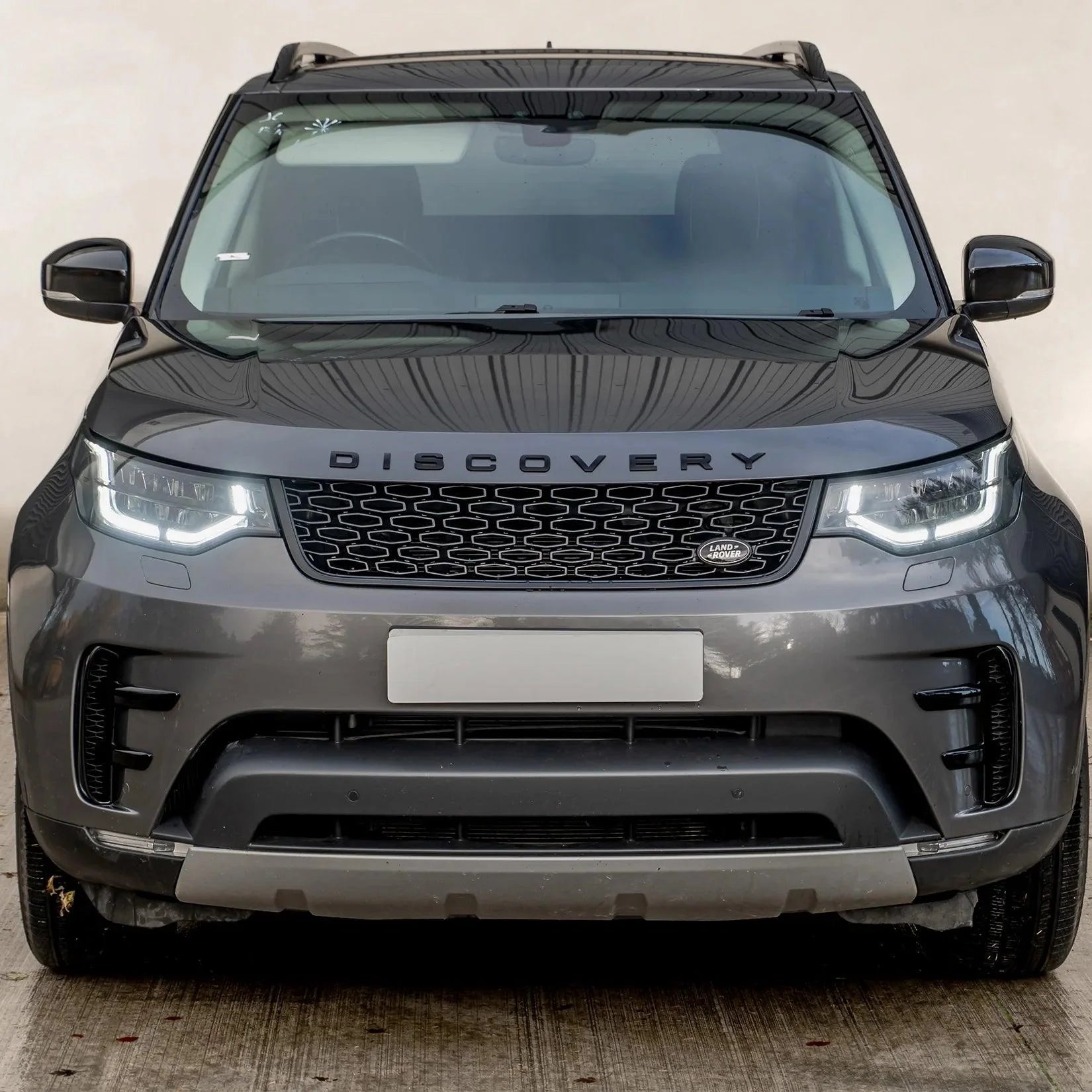 Land Rover Discovery 5 Dynamic Front Grill - Gloss Black - TMC Motorsport