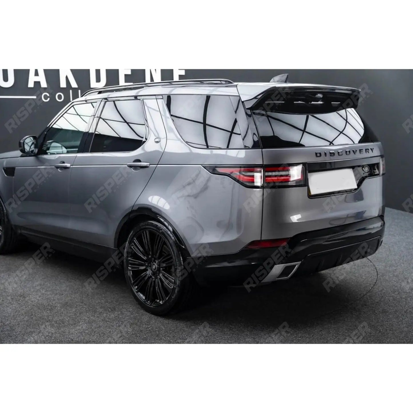 Land Rover Discovery 5 Rear Bumper Tow Eye Cover - Gloss Black