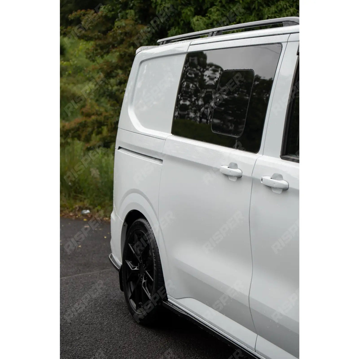 Premium Aero Kit In Gloss Black For Volkswagen Transporter T7 LWB TAILGATE 2025 on