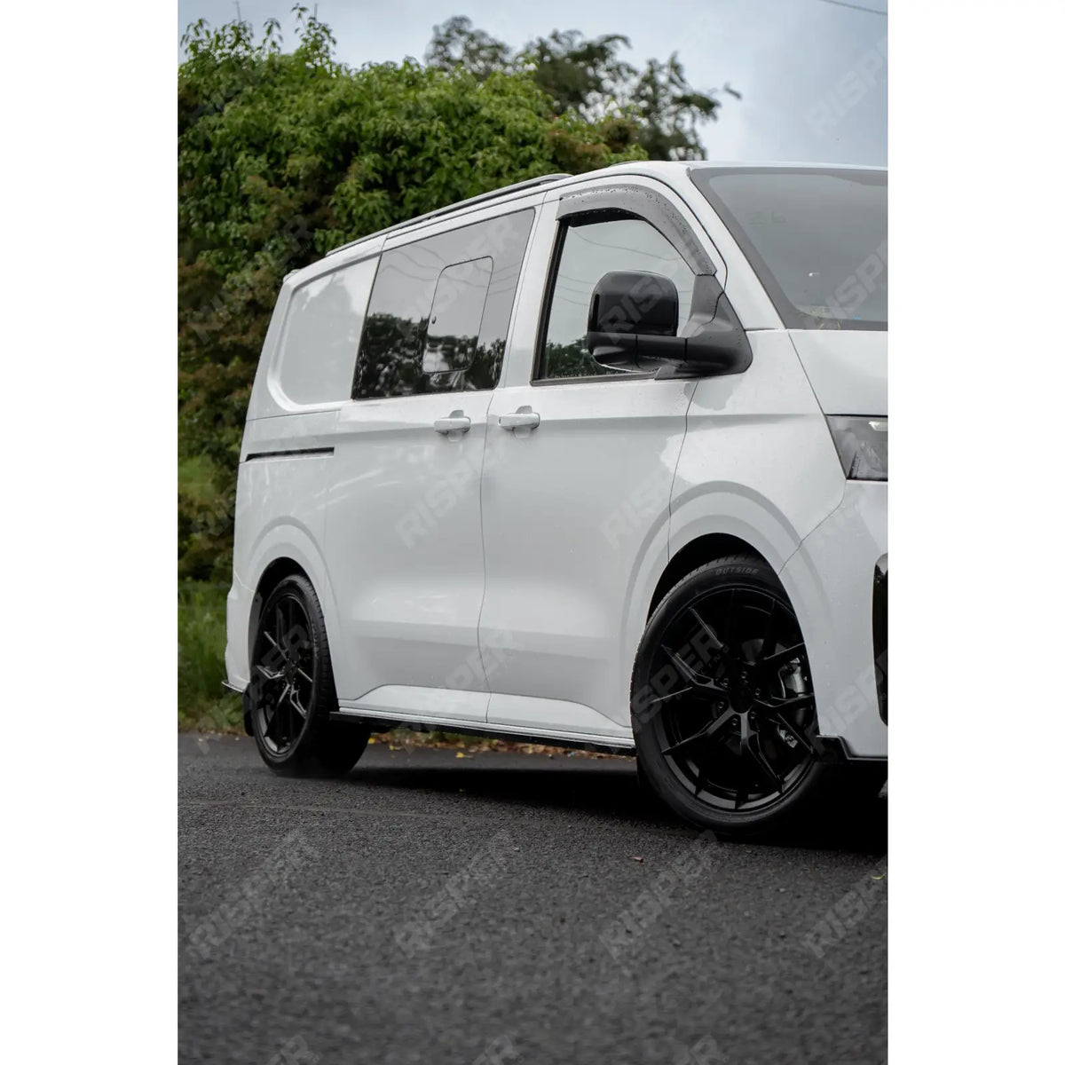 Premium Aero Kit In Gloss Black For Volkswagen Transporter T7 LWB TAILGATE 2025 on