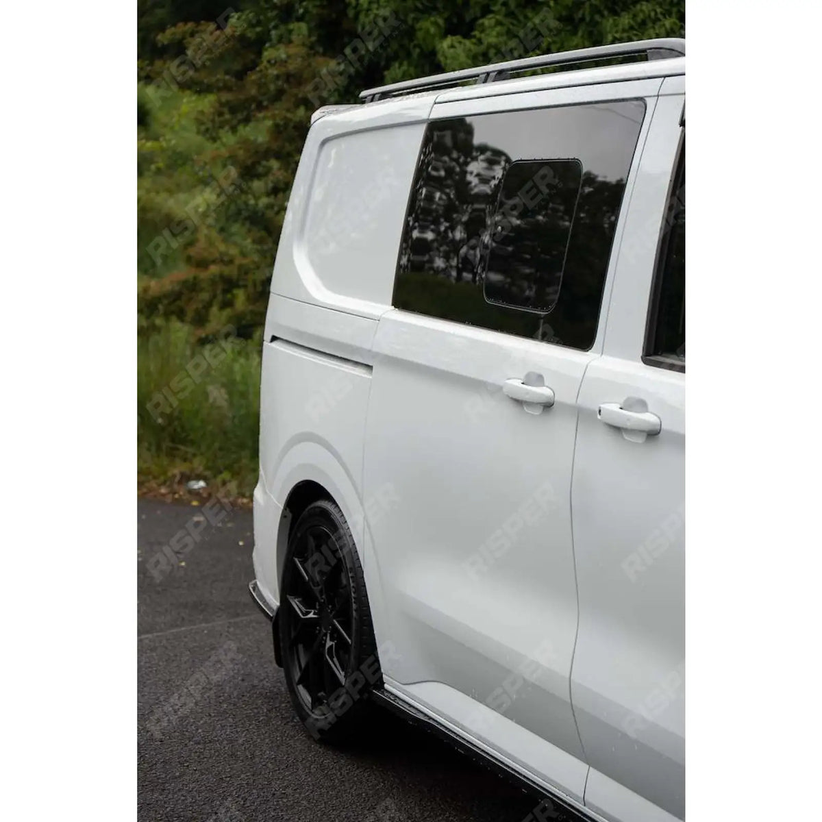 Premium Aero Kit In Gloss Black For Volkswagen Transporter T7 SWB TAILGATE 2025 on