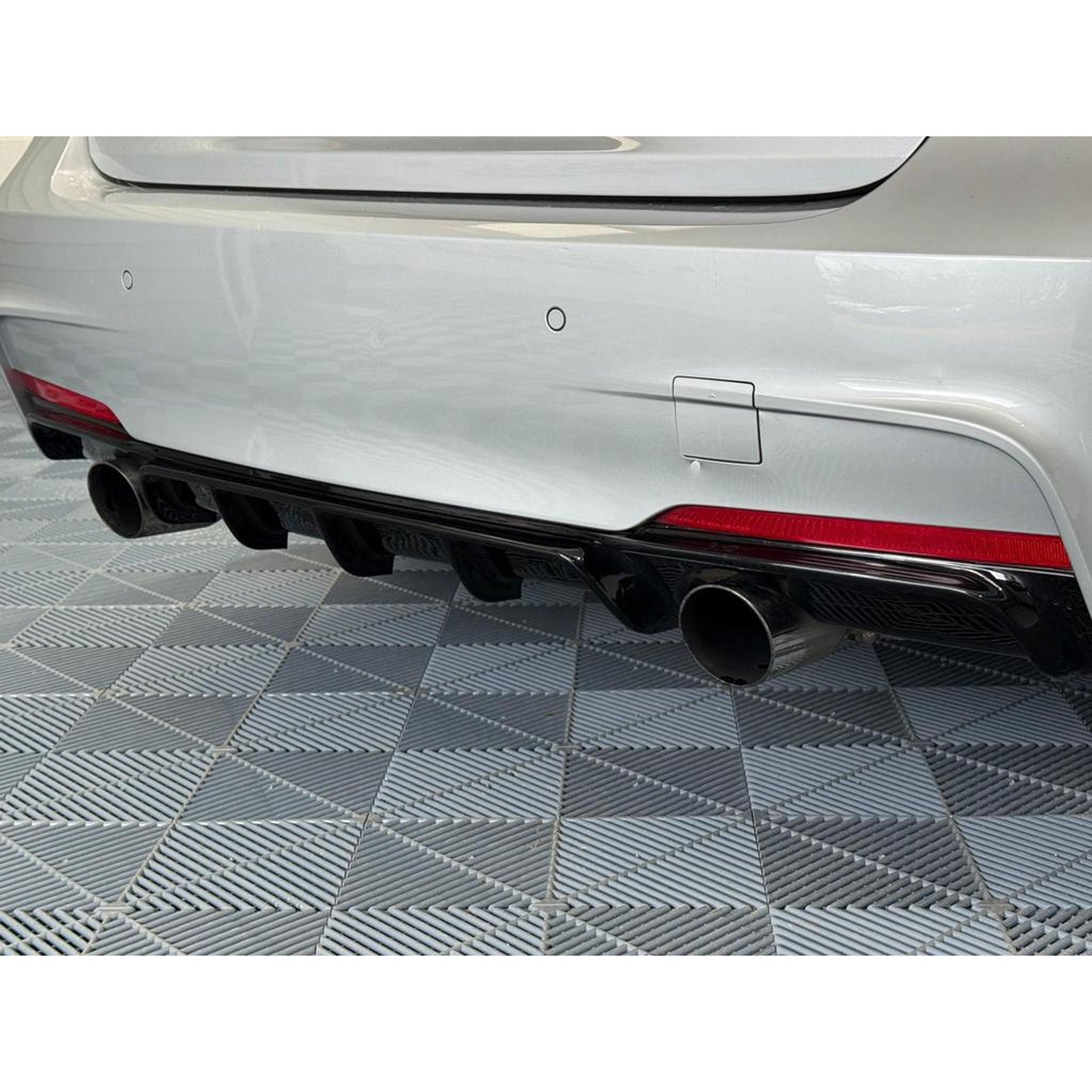 Bmw F30 F35 M Sport Single Tip Twin Exit Rear Diffuser In Gloss Black - TMC Motorsport