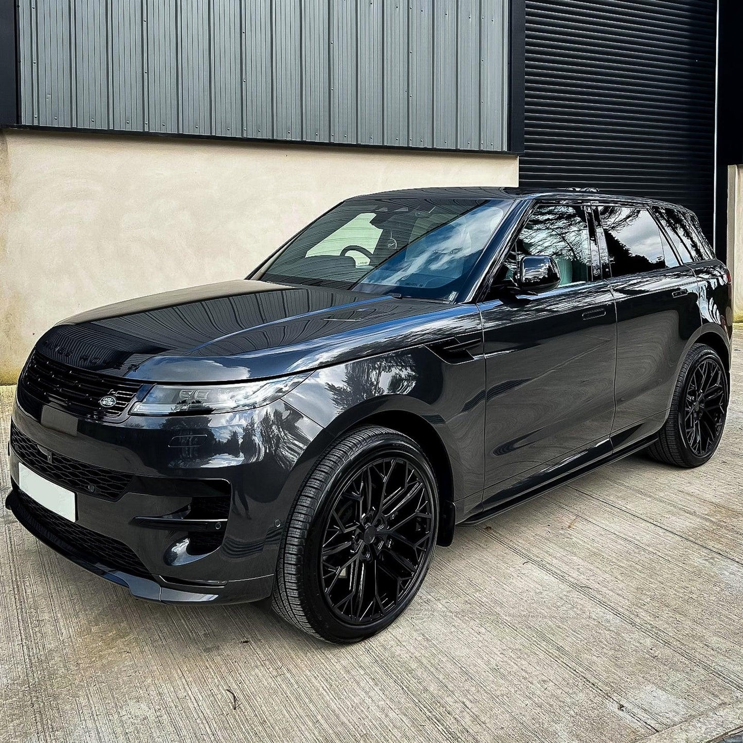 Range Rover Sport & Vogue 2023 On “ Side Steps - Running Boards In Black - TMC Motorsport