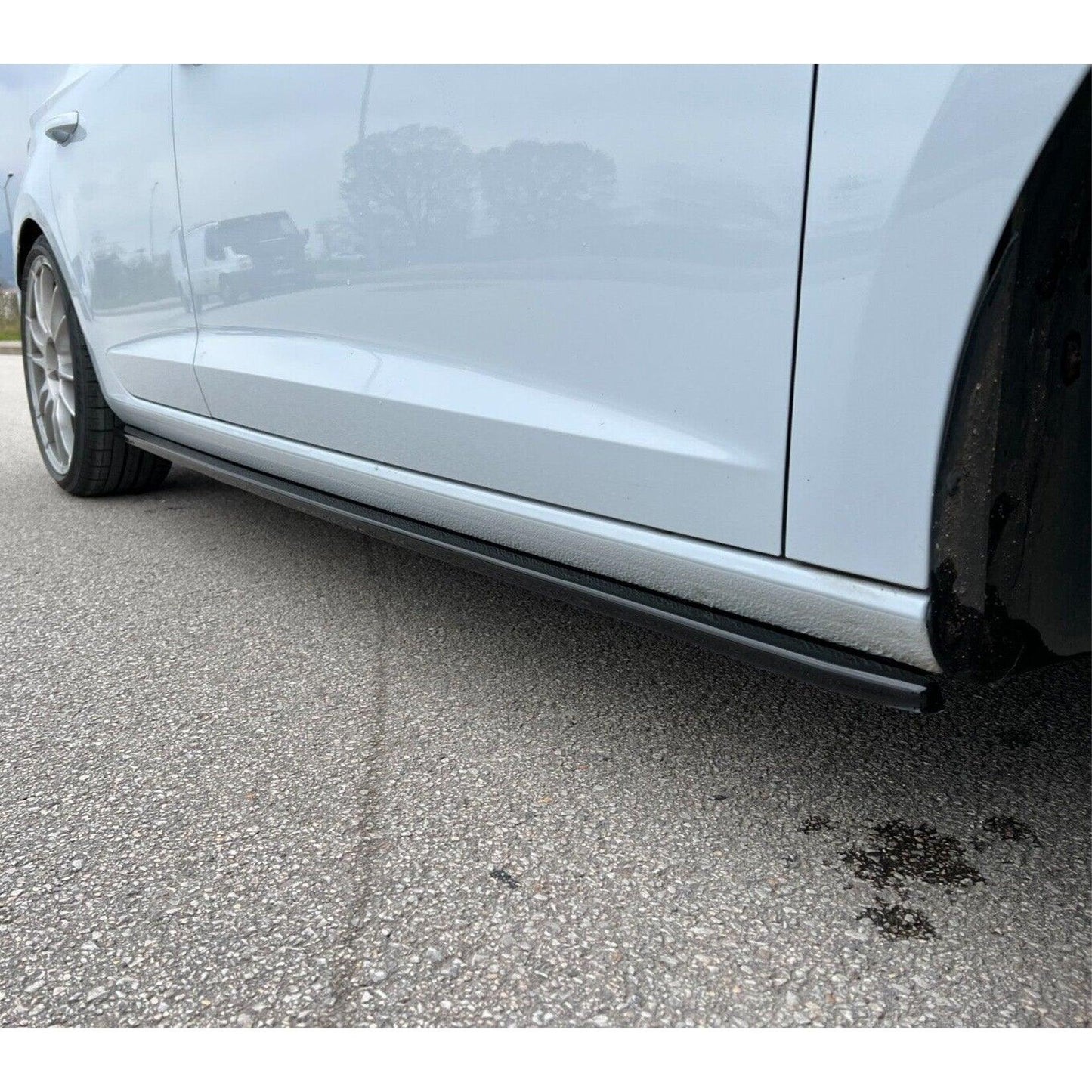 Seat Leon Fr / Cupra / Standard 2012-2019 Risper Side Skirt Splitters In Gloss Black - TMC Motorsport