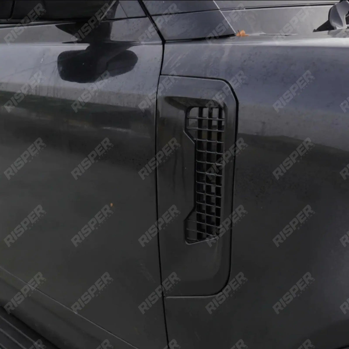 Side Vents in Gloss Black For Land Rover Defender L663 90 / 110 / 130 2020 Onward
